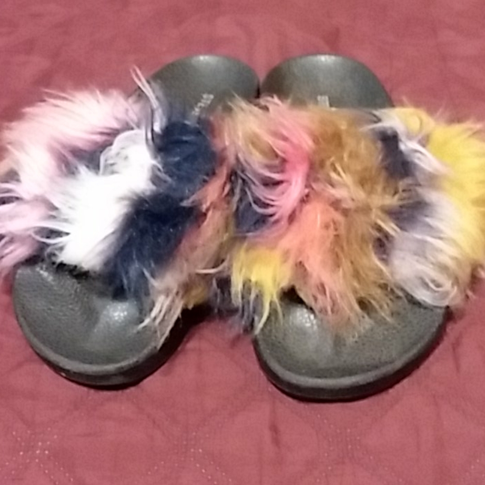 Steve Madden - Picture 2 of 3